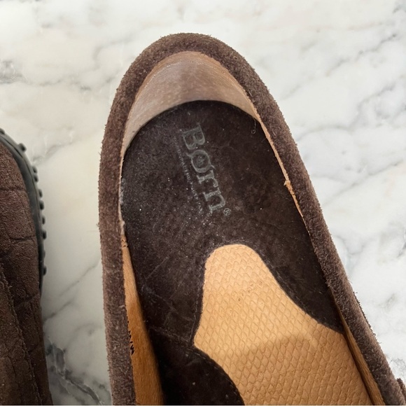 Born croc Embossed brown suede loafers unisex men’s size 9.5 women’s size 10.5 main image 10